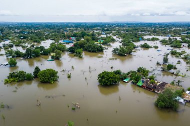 Floods. Flood. Streets, promenades and beach flooded. Rains. Storms. Storm. Tropical. Hurricane. Dead. Disappeared. Heavy rain. 2024. Cyclone. Kirk. Leslie. Milton. Berenice. Typhoon. Florida. Yucatan