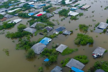 Floods. Flood. Streets, promenades and beach flooded. Rains. Storms. Storm. Tropical. Hurricane. Dead. Disappeared. Heavy rain. 2024. Cyclone. Kirk. Leslie. Milton. Berenice. Typhoon. Florida. Yucatan