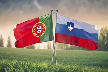 Portekiz. Slovenya. Portekiz bayrağı. Slovenya bayrağı. İkisinin de sahip olduğu parti çatışmasından dolayı birleşik bayraklar. Futbol maçı. Avrupai. Avro. 2024. UEFA Avrupa Şampiyonası.