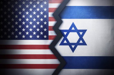 ABD İsrail 'e karşı. Her iki ülkenin bayrağı. Lider Benjamin Netanyahu 'nun Beyaz Saray ziyareti Washington' daki Kongre binasının kapısında protestolara yol açtı..