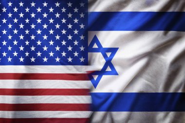 ABD İsrail 'e karşı. Her iki ülkenin bayrağı. Lider Benjamin Netanyahu 'nun Beyaz Saray ziyareti Washington' daki Kongre binasının kapısında protestolara yol açtı..