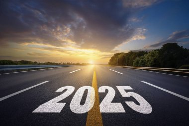 2025 yılı. Mutlu yıllar 2025. Parlak bir yeni yıl. 2025 balon. 2024 'ten 2025' e kadar tahta blok. Yeni bir yıla giriyoruz. Arkaplan tasarımı ve tebrikler. Havai fişeklerle tasarlandı. Boşluk.