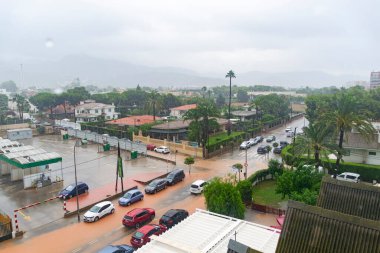 Valencia. Su baskınları. İspanya 'da yağan sağanak yağmurlar sokakları sular altında bıraktı. Utiel, Valencia, Albacete, Letur ve Cadiz gibi şehirler. VALENCIA. İSPAN. 30 Ekim 2024