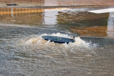Valencia. Su baskınları. İspanya 'yı sel bastı. İspanya 'da yağan sağanak yağmurlar sokakları sular altında bıraktı. Utiel, Valencia, Albacete, Letur ve Cadiz gibi şehirler. VALENCIA. İSPAN. 30 Ekim 2024
