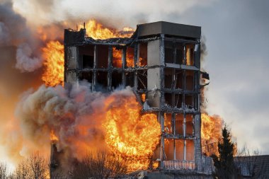 Israel and Iran clash in a conflict affecting civilians in Tel Aviv and Herzliya, with destroyed buildings. USA atack Iran. 18 June 2025