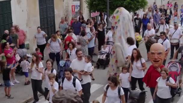 2022年10月22日スペイン フェラニッツ フェラニッツのマロルカ町で開催されるパプリカ フェア スペイン マヨルカ島の民俗文化の典型的な巨人の彫刻 — ストック動画
