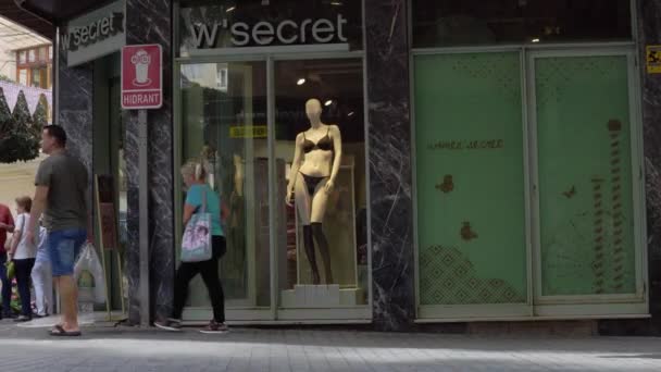 スペイン インカ2022年10月22日 スペイン インカのマロルカ町にある多国籍衣料品店 Women Secret の正面 — ストック動画