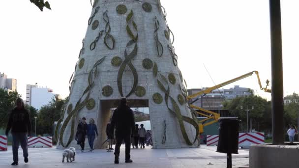 Palma Mallorca Ισπανία Νοεμβρίου 2022 Γιγάντιο Χριστουγεννιάτικο Δέντρο Που Βρίσκεται — Αρχείο Βίντεο