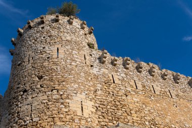 Majorcan kasabası Felanitx 'teki Santueri Kalesi, güneşli bir sabah. İspanya