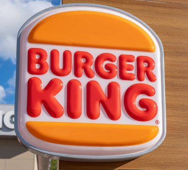 Marratxi, İspanya; 16 Aralık 2022: İspanya 'nın Mallorca adasındaki çok uluslu fast food şirketi Burger King' in sembolü