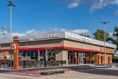 Marratxi, İspanya; 16 Aralık 2022: Çok uluslu fast food şirketi Burger King 'in İspanya' nın Mallorca adasındaki ana girişi