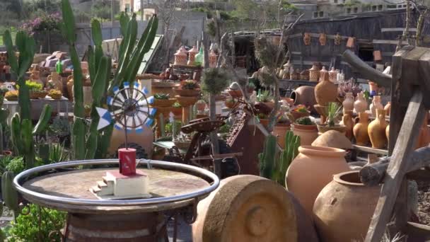 Street Stall Selling Antiques Ceramics Mallorcan Town Felanitx Spain — Vídeos de Stock