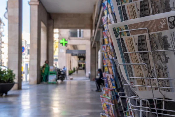 Palma Mallorca Spain April 2023 Close Newspapers Sale Urban Kiosk — Stock Photo, Image