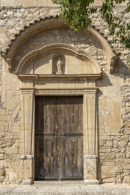 İspanya 'nın Montuiri kentindeki Katolik kilisesinin ana cephesi.