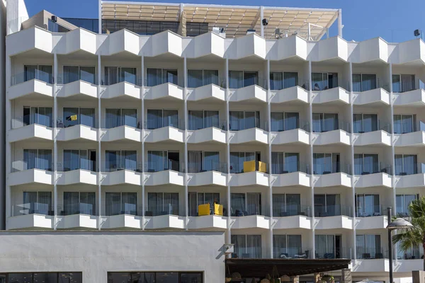 Cala Millor Spain Июня 2023 Главный Фасад Отеля Allsun Borneo — стоковое фото