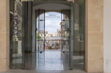 Manacor, İspanya; 21 Temmuz 2023: İspanya 'nın Manacor kentindeki San Vicente Ferrer Kilisesi Manastırı