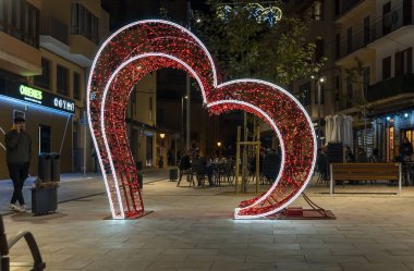 Manacor, İspanya; 2009 Aralık 2013: Majorcan 'ın Manacor kasabasında gece kent Noel ışıklandırması. İspanya