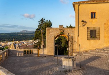 İspanya 'nın Balear Adaları, Arta kentindeki Sant Salvador Ortaçağ Tapınağı