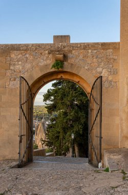 İspanya 'nın Balear Adaları, Arta kentindeki Sant Salvador Ortaçağ Tapınağı