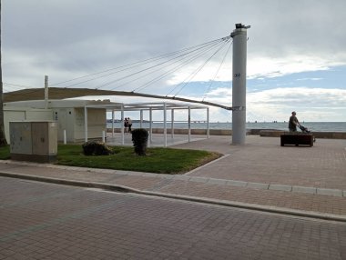 Palma de Mallorca, İspanya; 16 Mart 2025: Palma de Mallorca sahilinin alçak mevsimdeki genel manzarası