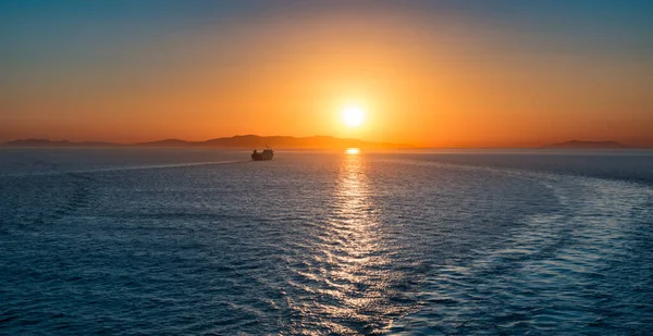 Puesta Sol Sobre Mar Paisaje Marino Panorámico — Foto de Stock