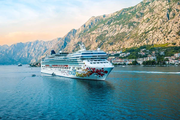 Kotor Montenegro September 2022 Cruise Ship Norwegian Gem Ncl Norwegian — Stock Photo, Image