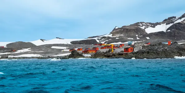 Hope Bay Antarctica Januari 2024 Zicht Esperanza Base Argentijns Onderzoeksstation Rechtenvrije Stockfoto's