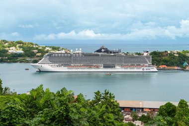  Castries, Saint Lucia - 27 Kasım 2024: MSC Sahil Yolcu Gemisi Castries, St Lucia limanında. Yan Görünüm.