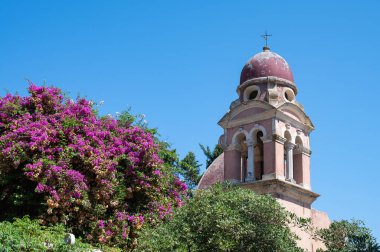 Yunanistan 'ın Korfu Kasabası Tarihi Merkezi' ndeki Eski Tenedos Kilise Kulesi.