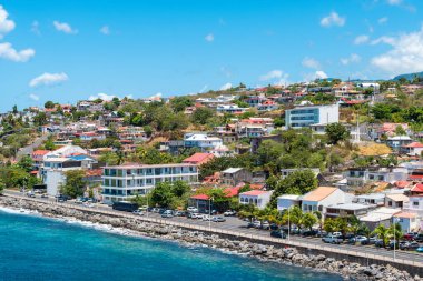 Basse-Terre şehri, deniz kıyısındaki Cruise Limanı, Guadeloupe