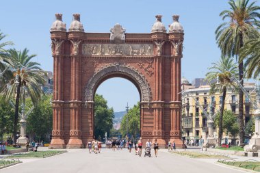 Katalonya 'nın Barcelona şehrinde bulunan Zafer Takı. Barcelona 'daki Passeig de Llus Şirketi' nin merkez güvertesi..