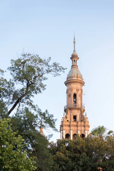 Tower Plaza Espaa Sevilla Skiller Sig Blandt Træerne Udsigt Til - Stock-foto
