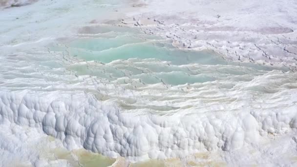 Luchtfoto Van Warmwaterbronnen Met Blauw Water Witte Baden Travertijnen Van — Stockvideo