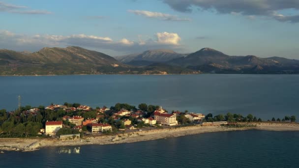 Вид Повітря Озеро Егірдір Острів Село Ландшафт Маленьким Турецьким Містом — стокове відео