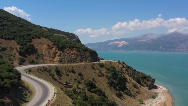 Una Carretera Largo Del Lago Beysehir Turquía Vista Aérea Carretera — Vídeo de stock