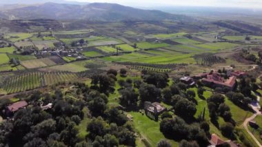 Tuscany, İtalya 'daki güzel gün batımı manzarası üzerinde.