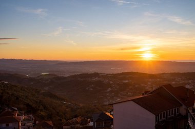 Arnavutluk 'taki Kruja şatosunun iç avlusu.