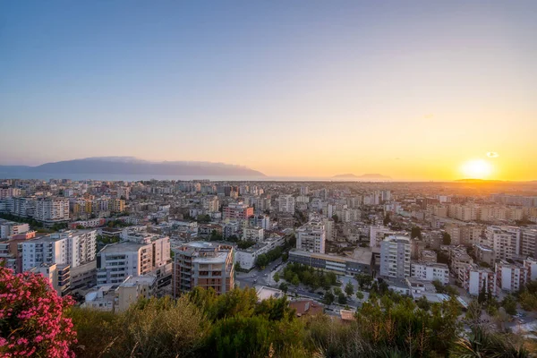 Arnavutlar- Vlora- şehir manzarası Kuzum Baba tepesinden görüldüğü gibi.