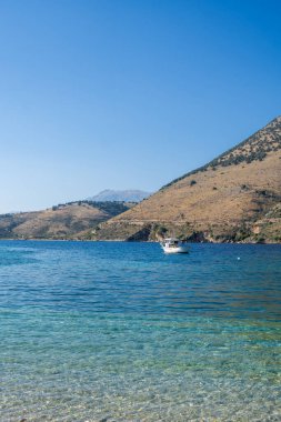 Arnavutluk 'ta Porto Palermo' nun güzel manzarası.