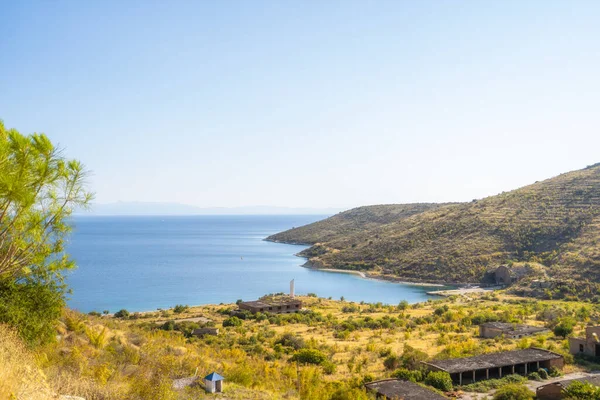 Arnavutluk 'ta Porto Palermo' nun güzel manzarası.