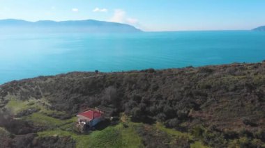 Porto Novo Plajı, Zvernec, Vlore, Arnavutluk - Rocky Sahil Hattı 'nın Hava Aracı Görünümü.