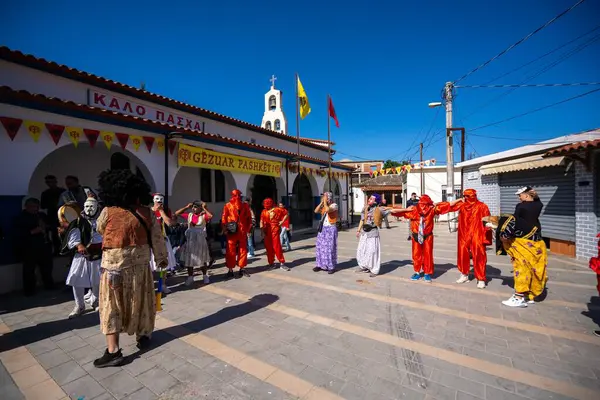 Arnavutluk 'un Vlora kenti - 5 Mayıs 2024: Arnavutluk' un Vlora kasabasında Paskalya festivali