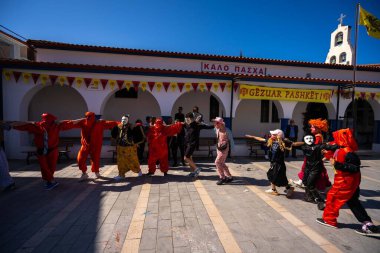 Arnavutluk 'un Vlora kenti - 5 Mayıs 2024: Arnavutluk' un Vlora kasabasında Paskalya festivali