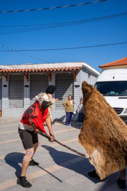 Arnavutluk 'un Vlora kenti - 5 Mayıs 2024: Arnavutluk' un Vlora kasabasında Paskalya festivali
