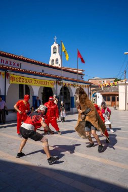 Arnavutluk 'un Vlora kenti - 5 Mayıs 2024: Arnavutluk' un Vlora kasabasında Paskalya festivali