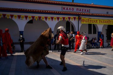 Arnavutluk 'un Vlora kenti - 5 Mayıs 2024: Arnavutluk' un Vlora kasabasında Paskalya festivali