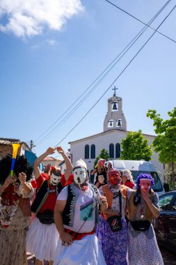 Arnavutluk 'un Vlora kenti - 5 Mayıs 2024: Arnavutluk' un Vlora kasabasında Paskalya festivali