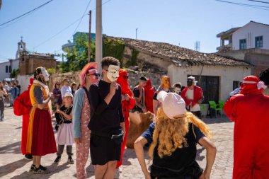 Arnavutluk 'un Vlora kenti - 5 Mayıs 2024: Arnavutluk' un Vlora kasabasında Paskalya festivali