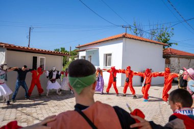 Arnavutluk 'un Vlora kenti - 5 Mayıs 2024: Arnavutluk' un Vlora kasabasında Paskalya festivali