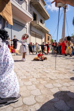 Arnavutluk 'un Vlora kenti - 5 Mayıs 2024: Arnavutluk' un Vlora kasabasında Paskalya festivali